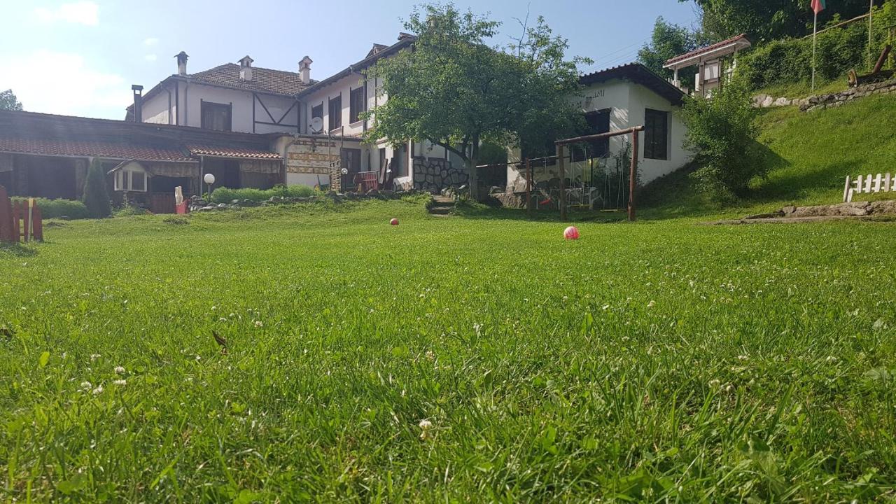 Osenovlag Chiflik Nenkovi Family Hotel מראה חיצוני תמונה