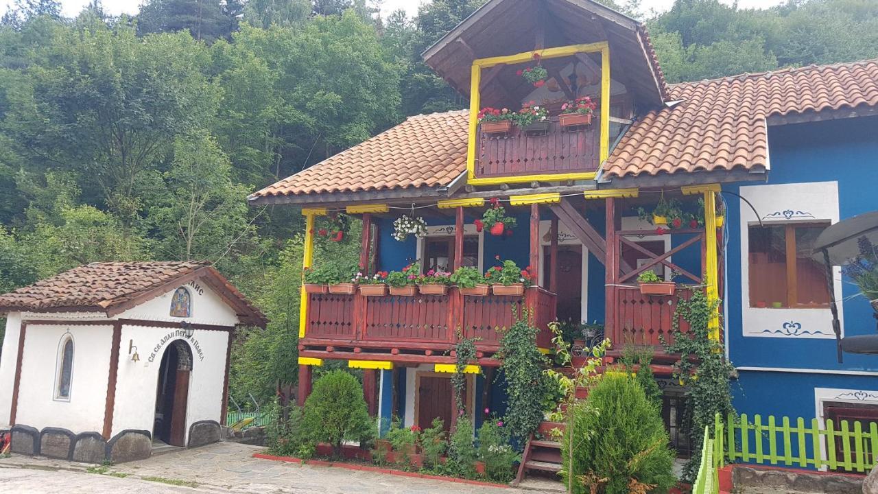 Osenovlag Chiflik Nenkovi Family Hotel מראה חיצוני תמונה