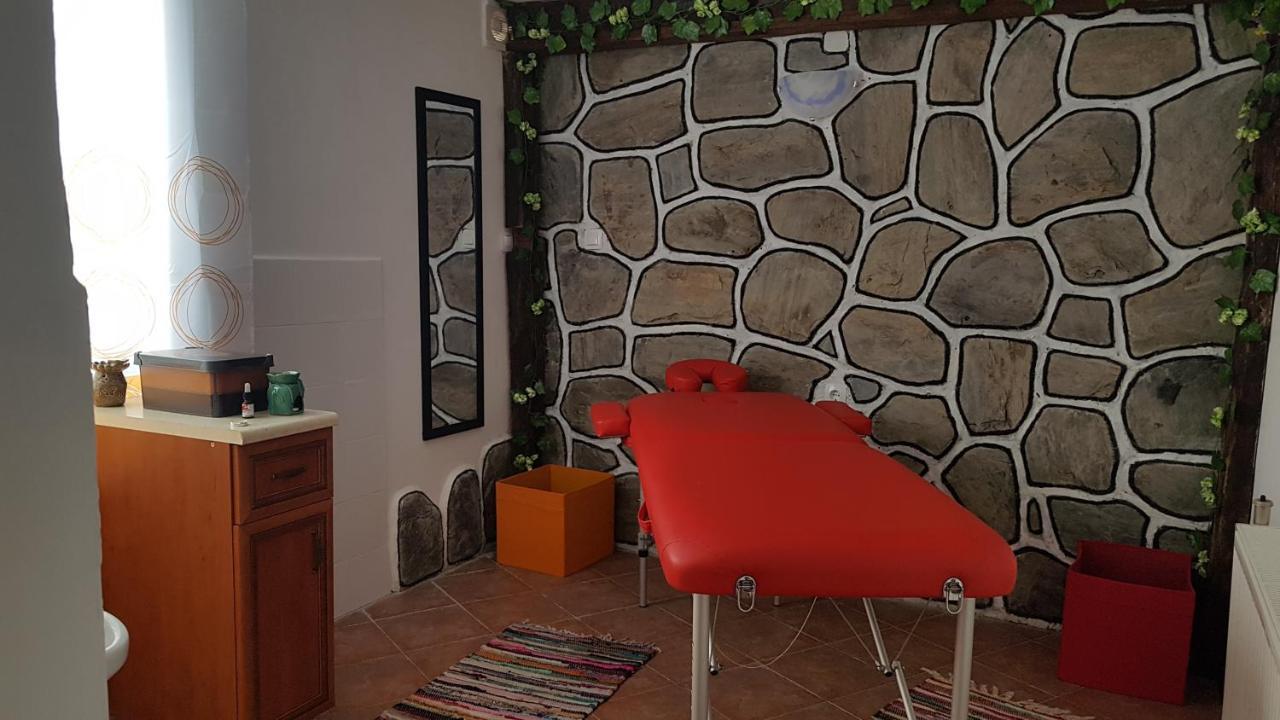 Osenovlag Chiflik Nenkovi Family Hotel מראה חיצוני תמונה