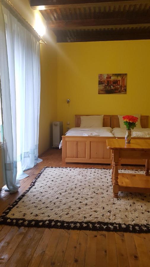 Osenovlag Chiflik Nenkovi Family Hotel מראה חיצוני תמונה