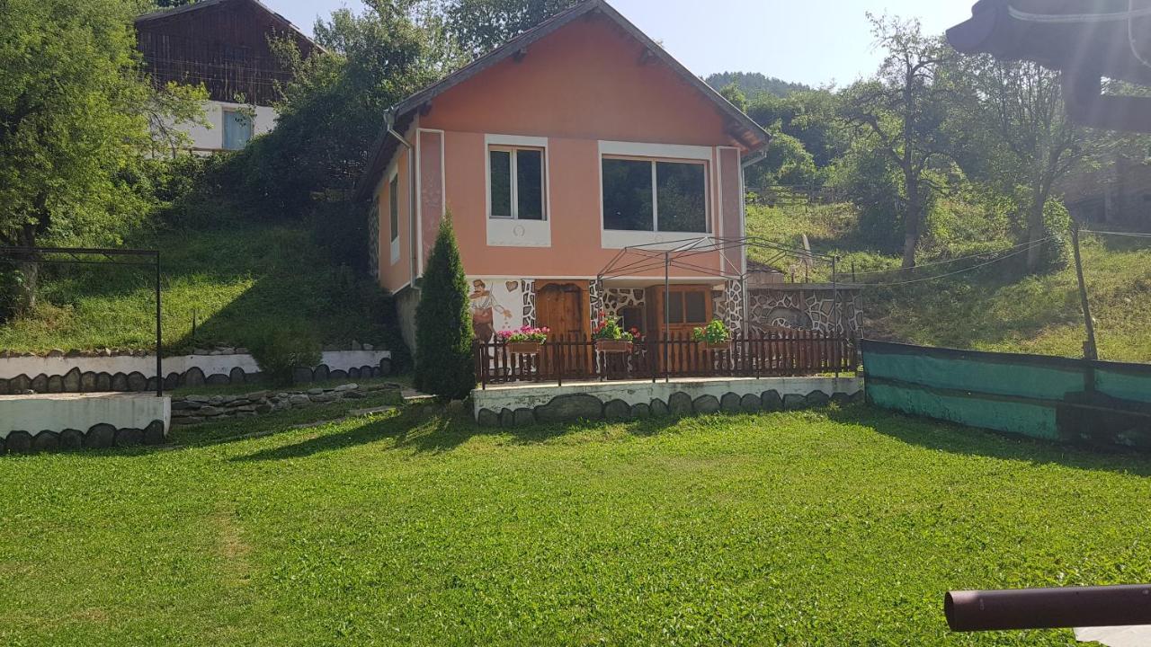 Osenovlag Chiflik Nenkovi Family Hotel מראה חיצוני תמונה