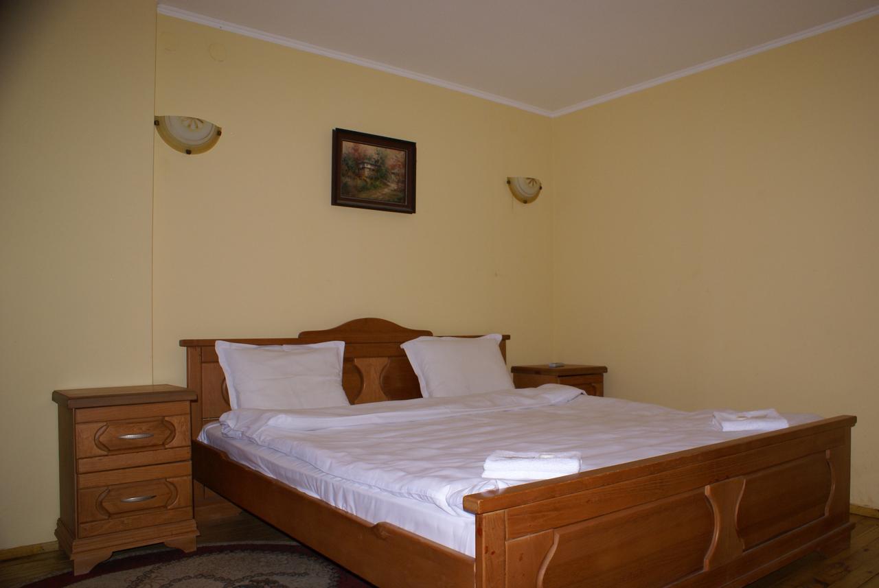 Osenovlag Chiflik Nenkovi Family Hotel חדר תמונה