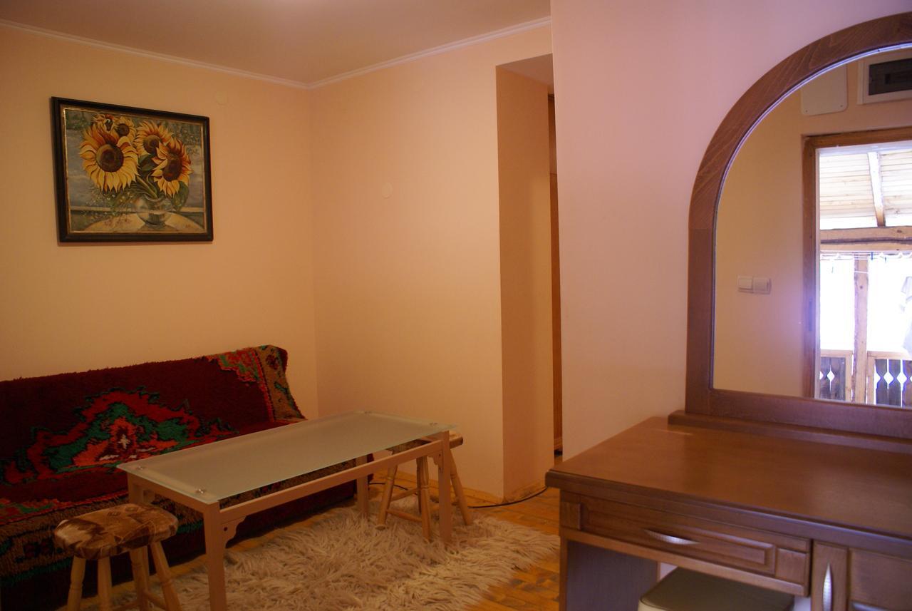 Osenovlag Chiflik Nenkovi Family Hotel חדר תמונה