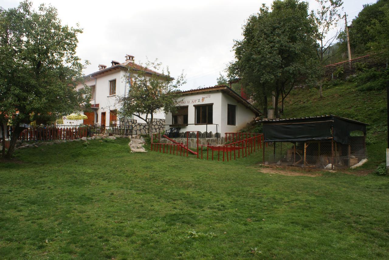 Osenovlag Chiflik Nenkovi Family Hotel מראה חיצוני תמונה