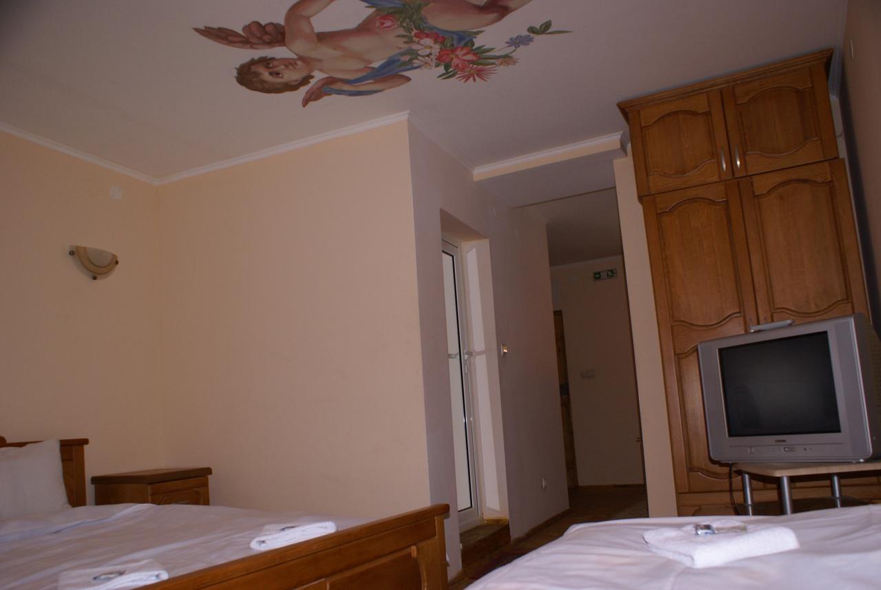 Osenovlag Chiflik Nenkovi Family Hotel חדר תמונה