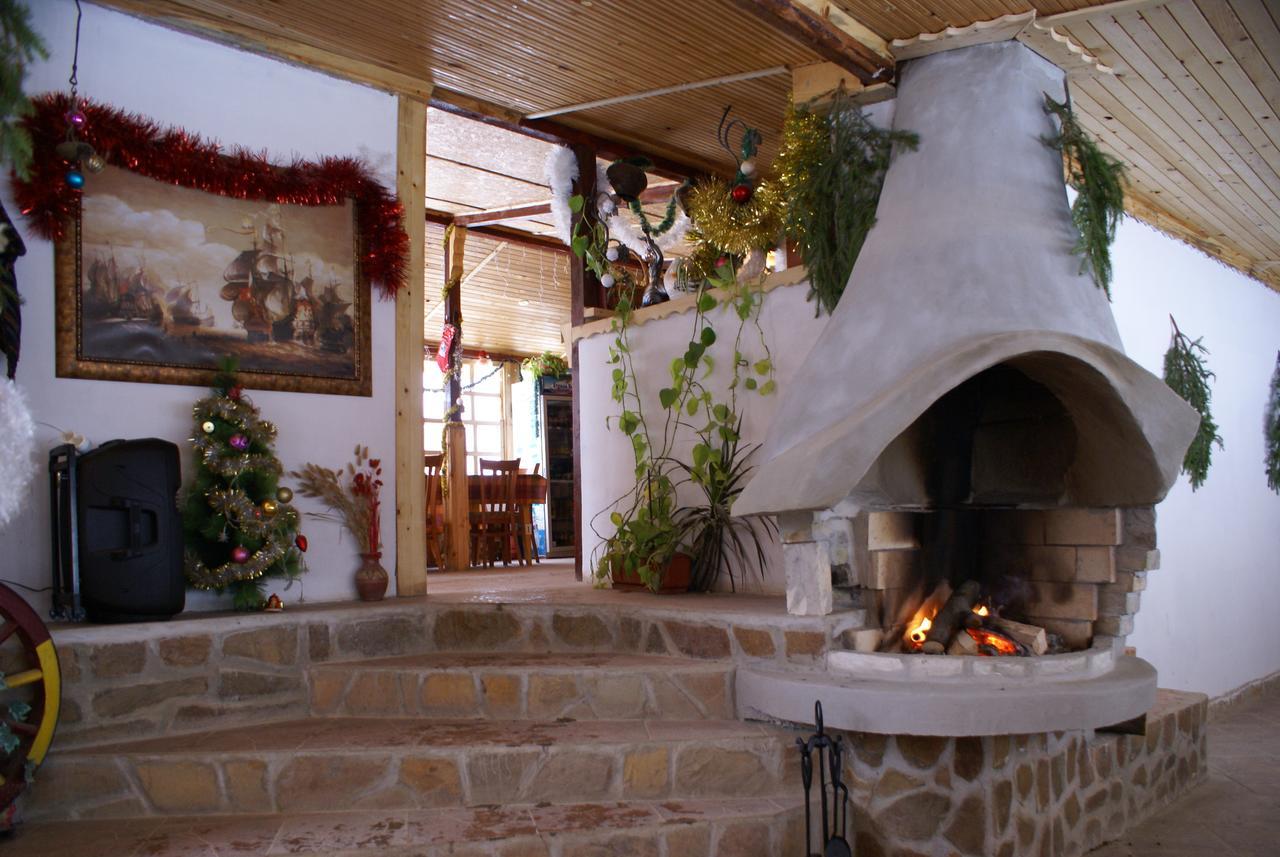 Osenovlag Chiflik Nenkovi Family Hotel מראה חיצוני תמונה